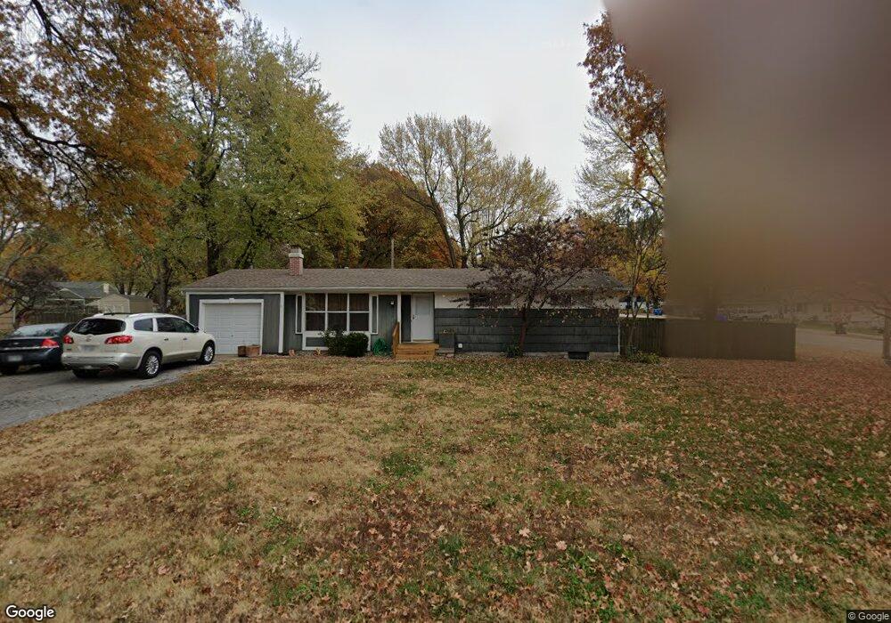 5433 Bond St, Shawnee, KS 66203 - photo 1