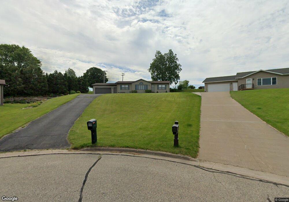 105 Taylor Ct, Potosi, WI 53820 - photo 1