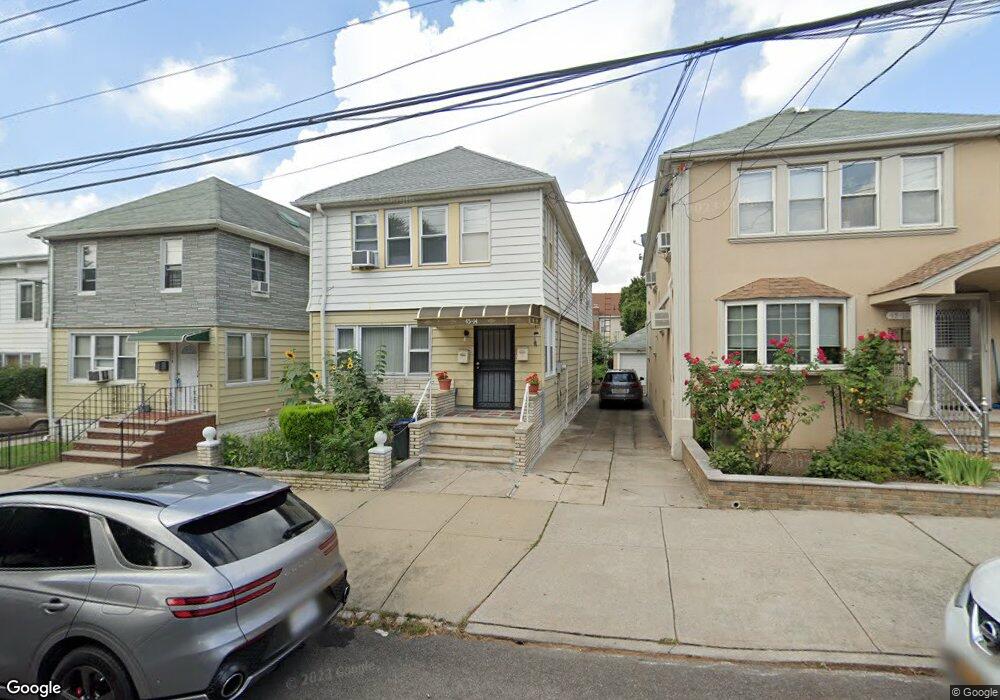 4514 164th St, Flushing, NY 11358 - photo 1