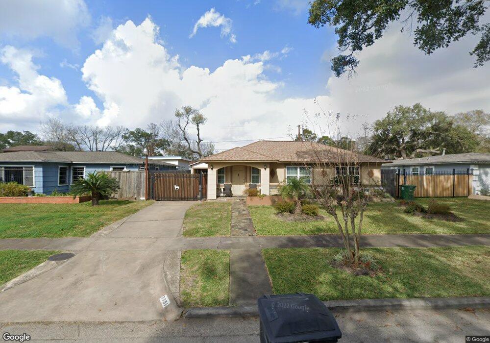 7751 Hereford St, Houston, TX 77087 - photo 1