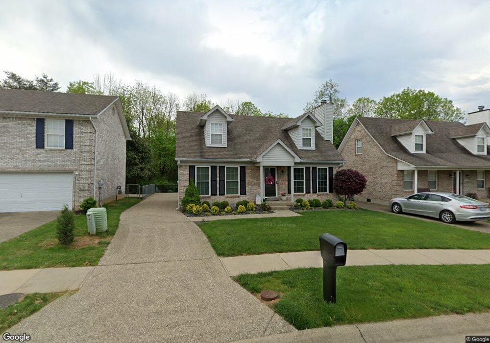 8800 Astrid Ave, Louisville, KY 40228 - photo 1