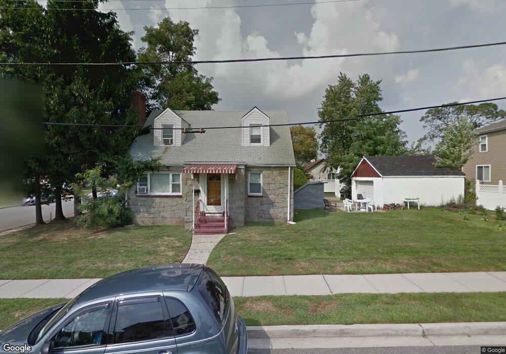 1010 Maxwell St, Franklin Square, NY 11010 - photo 1