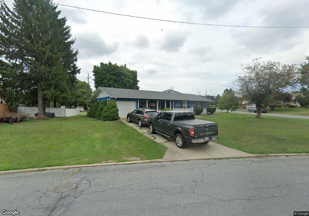 4445 Hoffman Dr, Whitehall, PA 18052 - photo 1