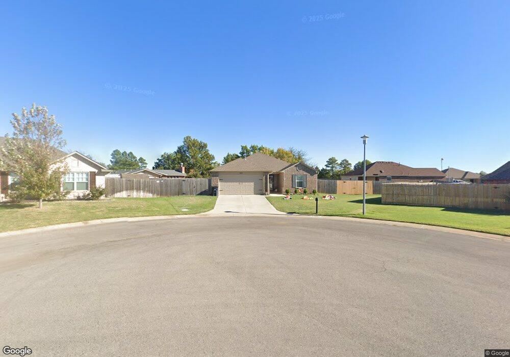 1901 Glenbrook Dr, Shawnee, OK 74804 - photo 1