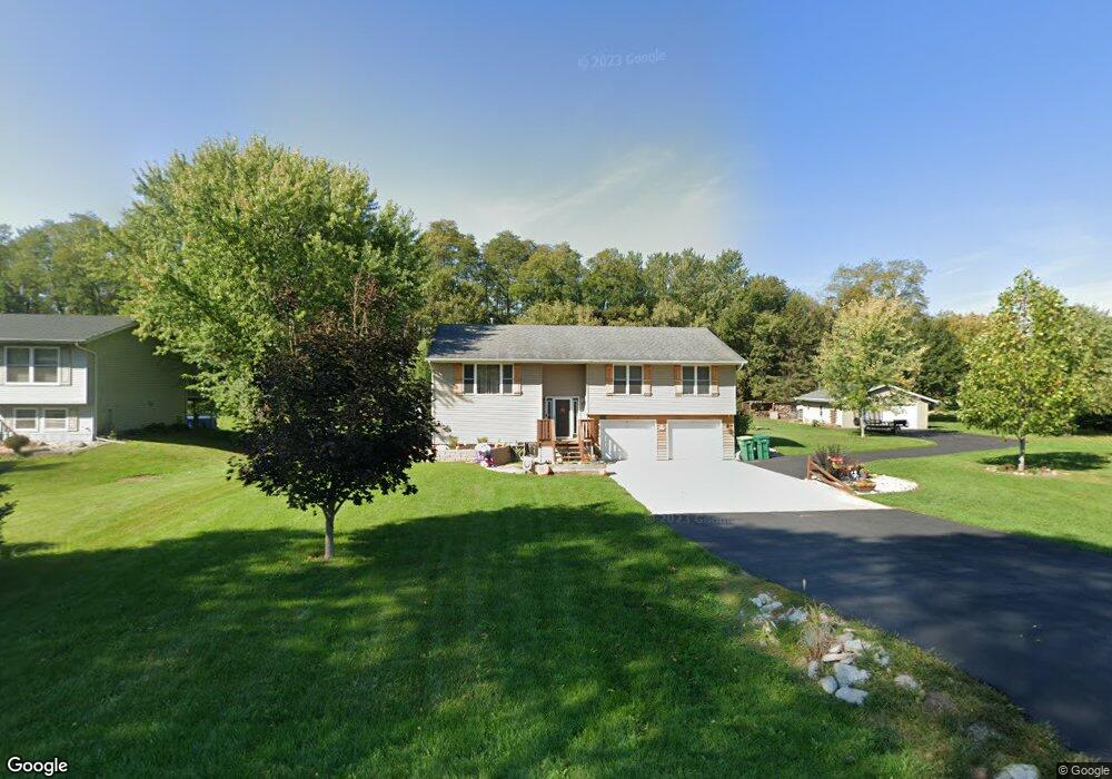 5210 S Driftwood Dr, Janesville, WI 53546 - photo 1