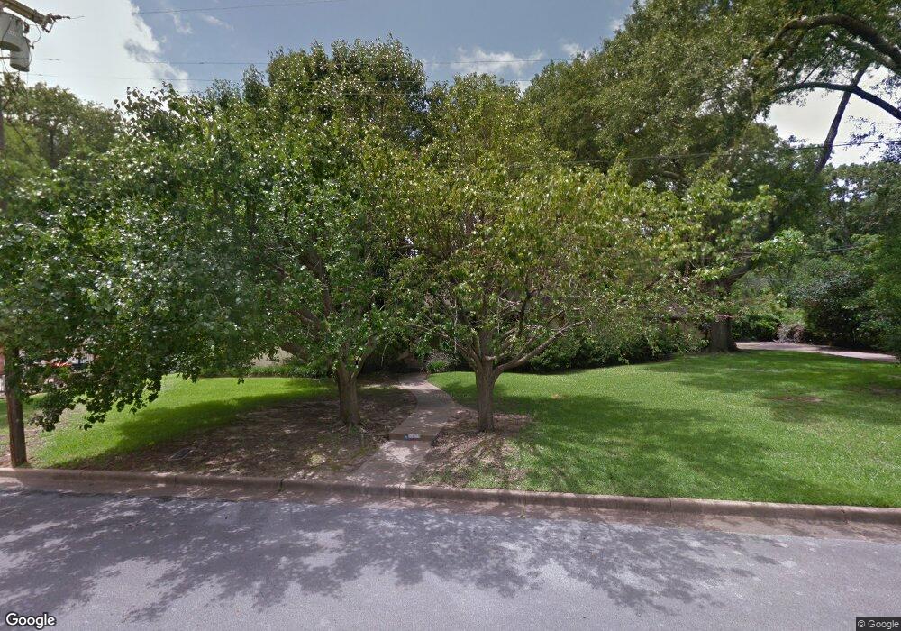 2425 2425 Oak Ln, Tyler, TX 75701 - photo 1