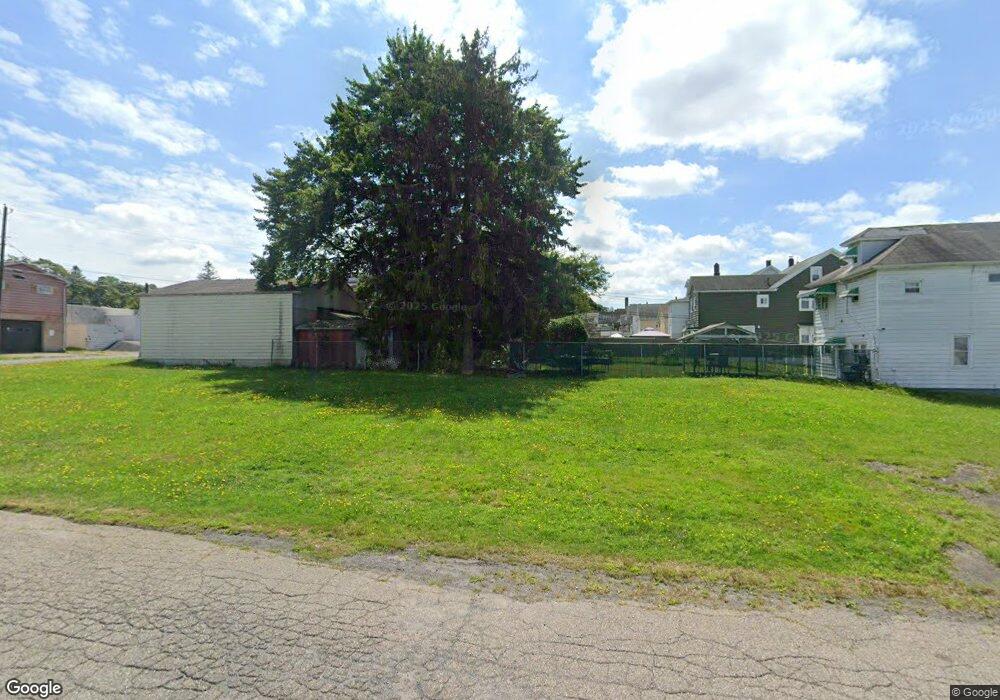 817 N Vine St, Hazleton, PA 18201 - photo 1