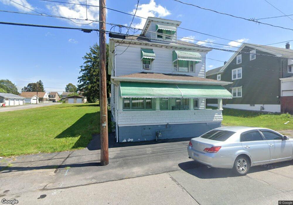 811 N Vine St, Hazleton, PA 18201 - photo 1