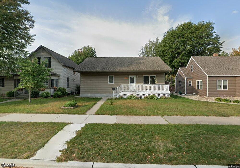 915 N Jefferson St, New Ulm, MN 56073 - photo 1