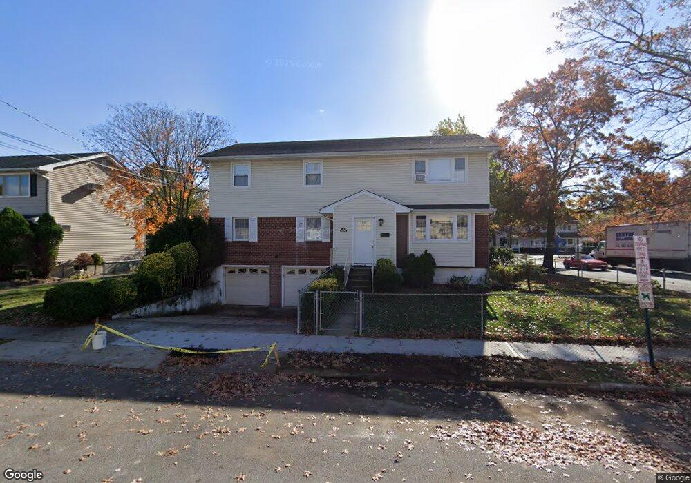 6 Doxsey Place unit 2 fl, Lynbrook, NY 11563 - photo 1