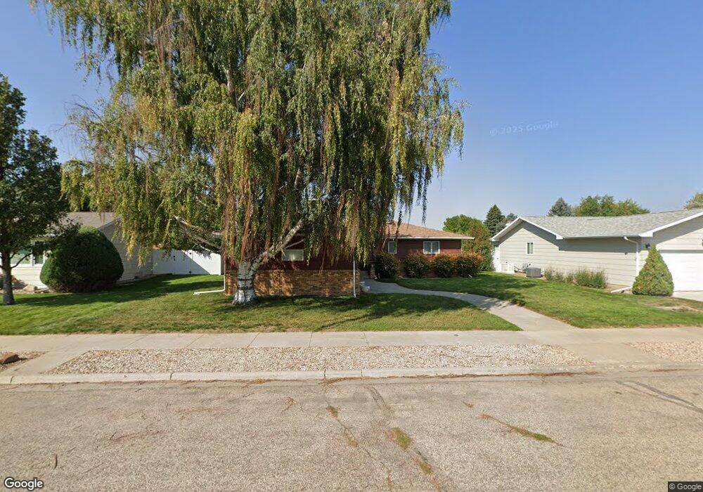 1318 24th St W, Williston, ND 58801 - photo 1