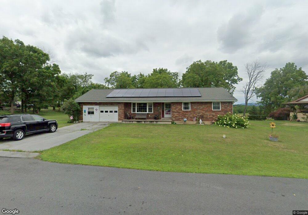 5495 Summit St, Whitehall, PA 18052 - photo 1