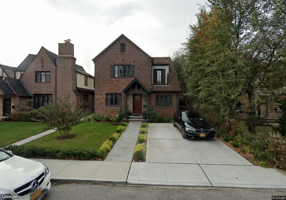 6924 Ingram St, Forest Hills, NY 11375 - photo 1