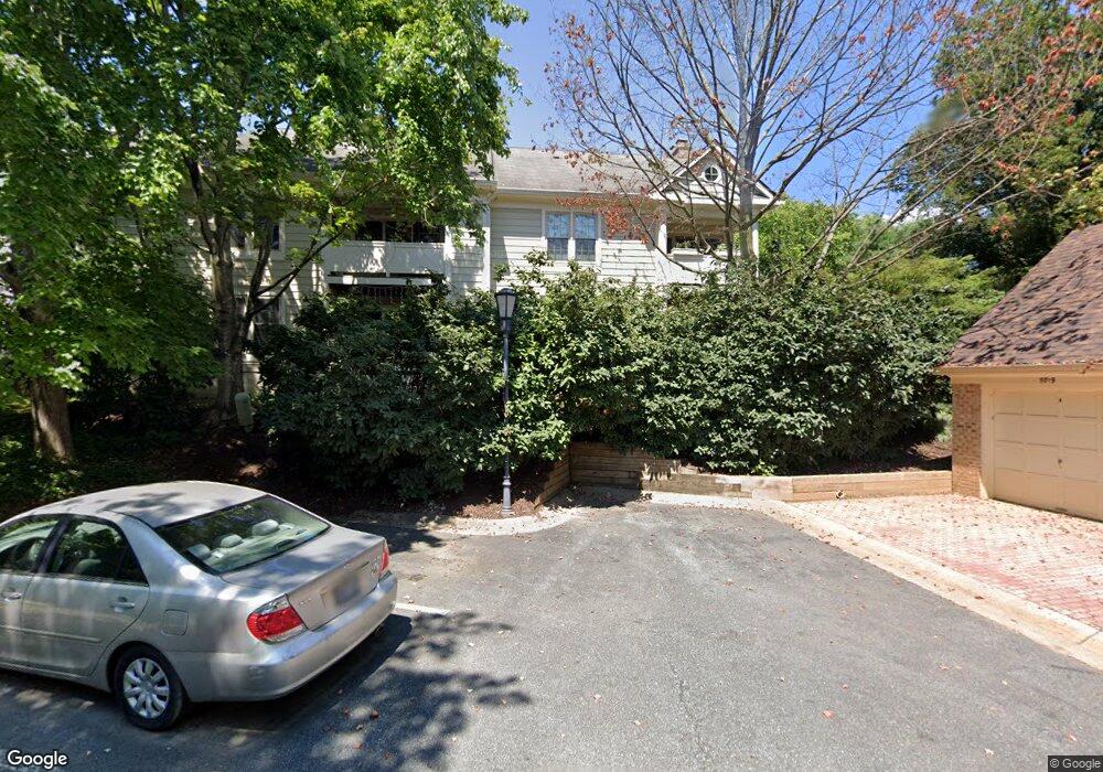 10840 Luxberry Dr, Rockville, MD 20852 - photo 1