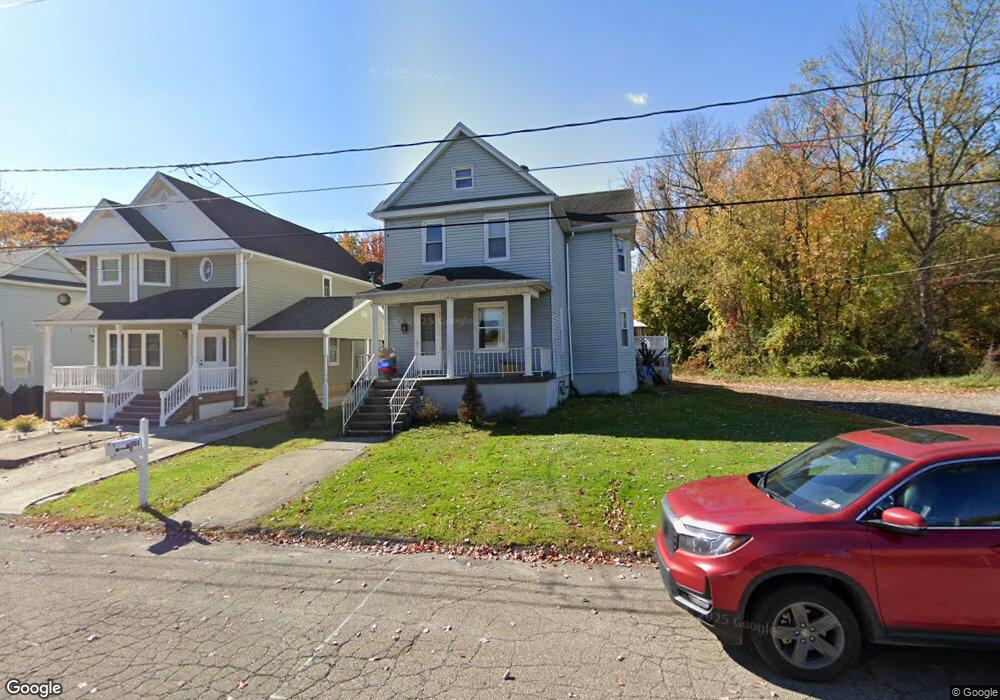 301 E Line St unit E, Olyphant, PA 18447 - photo 1