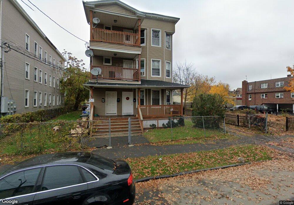 870 Hancock Ave unit 2, Bridgeport, CT 06605 - photo 1