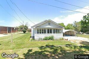 465 Tremont St, Barry, IL 62312