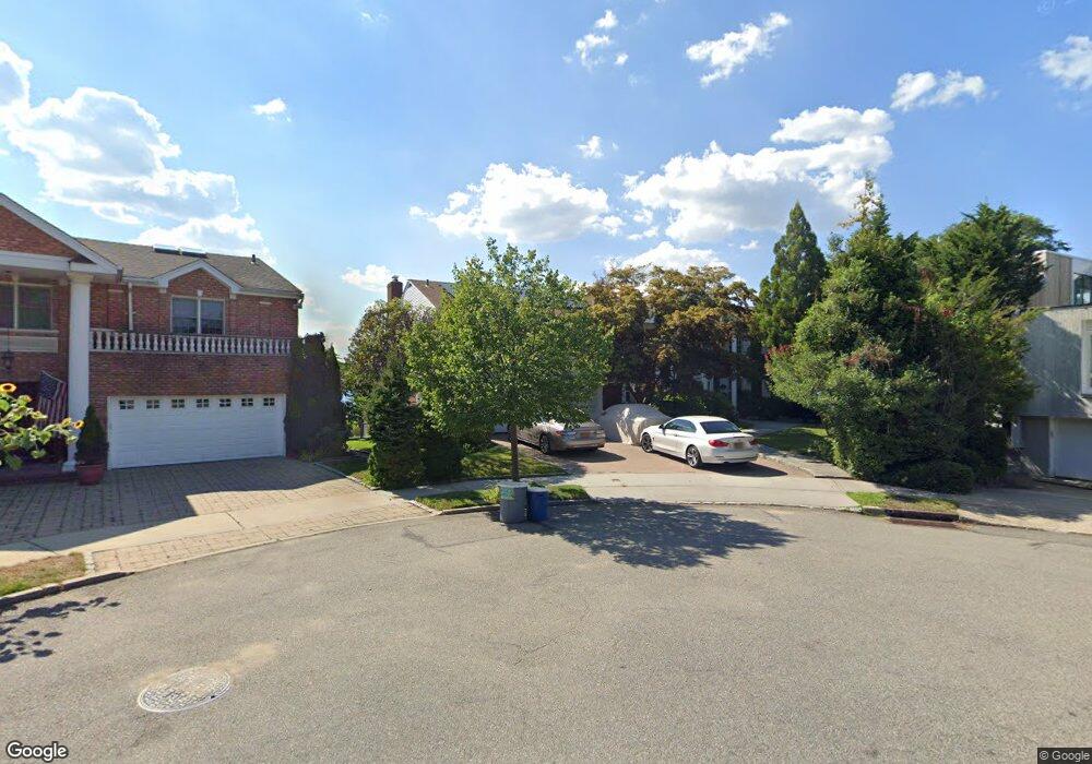 3720 Regatta Place, Flushing, NY 11363 - photo 1