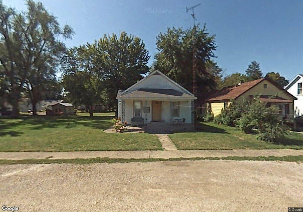 609 Oklahoma Ave, Lincoln, IL 62656 - photo 1