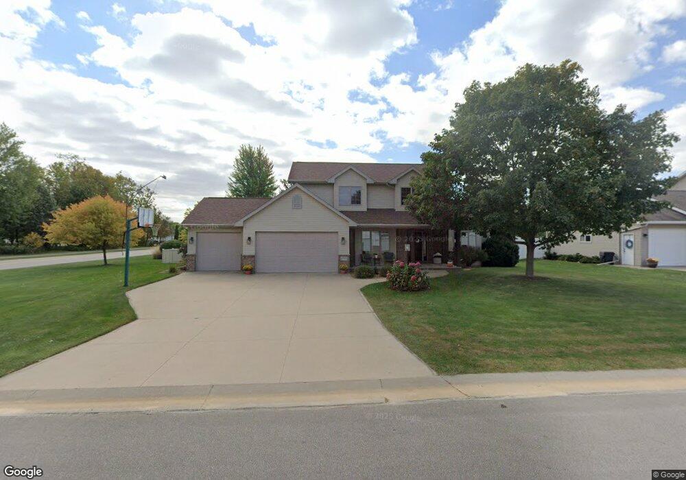 W5905 Easter Lily Dr, Appleton, WI 54915 - photo 1