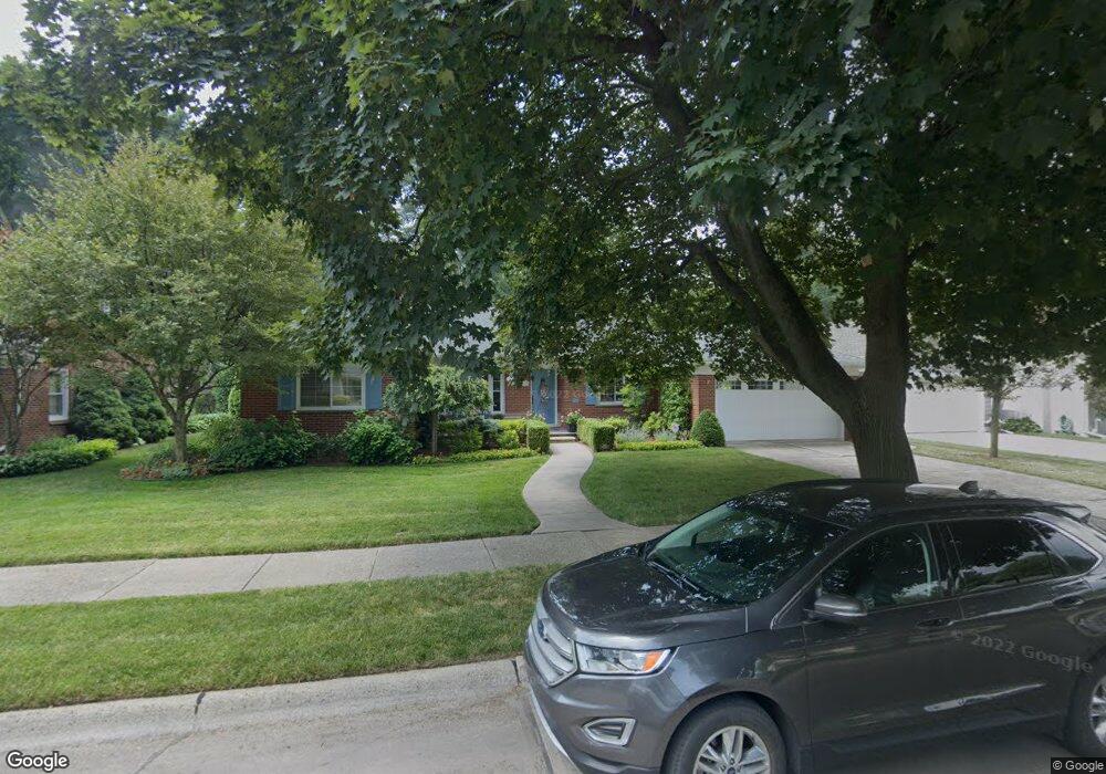 281 Stephens Rd, Grosse Pointe Farms, MI 48236 - photo 1