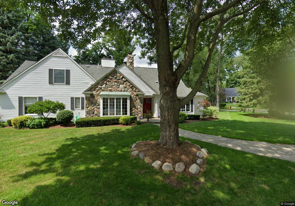 6100 W Surrey Rd, Bloomfield Hills, MI 48301 - photo 1