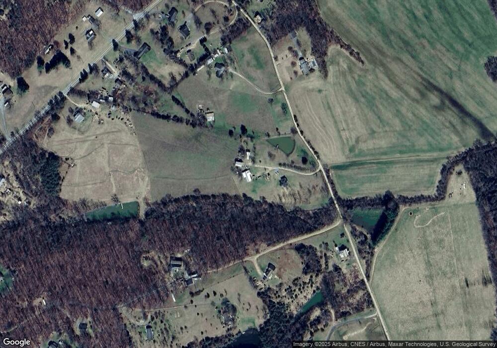 256 Puffenburger Ln, Hedgesville, WV 25427 - photo 1