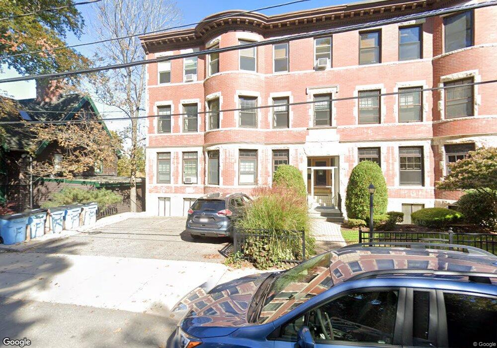 149 Winthrop Rd unit 8, Brookline, MA 02445 - photo 1