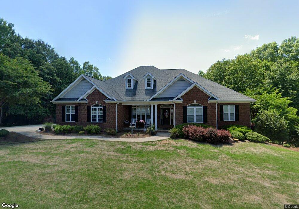 615 Skyland Dr, Cornelia, GA 30531 - photo 1