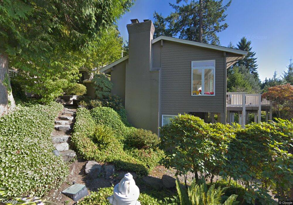6751 W Mercer Way, Mercer Island, WA 98040 - photo 1