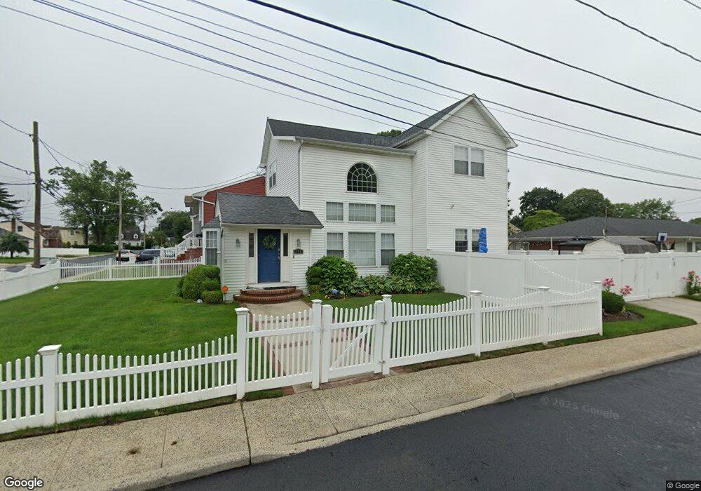 487 Hopatcong Ave, West Hempstead, NY 11552 - photo 1