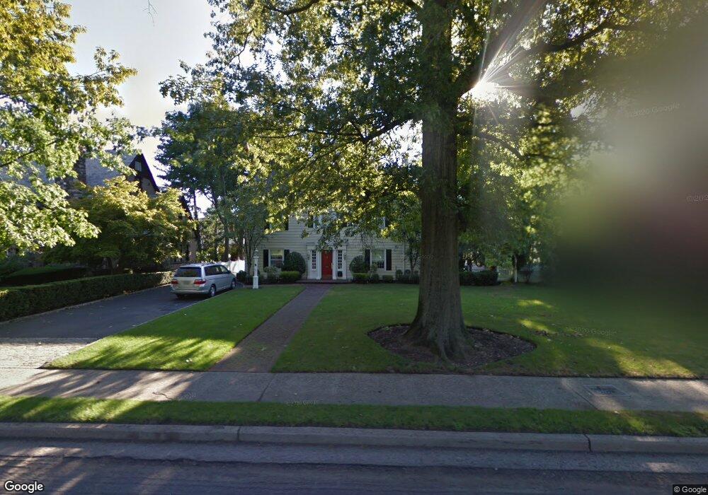 7 Nassau Blvd, Garden City, NY 11530 - photo 1