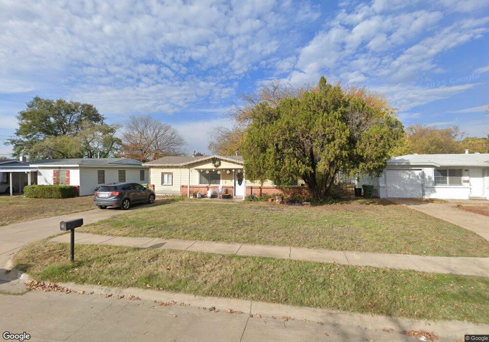 709 Greenway Dr, Hurst, TX 76053 - photo 1