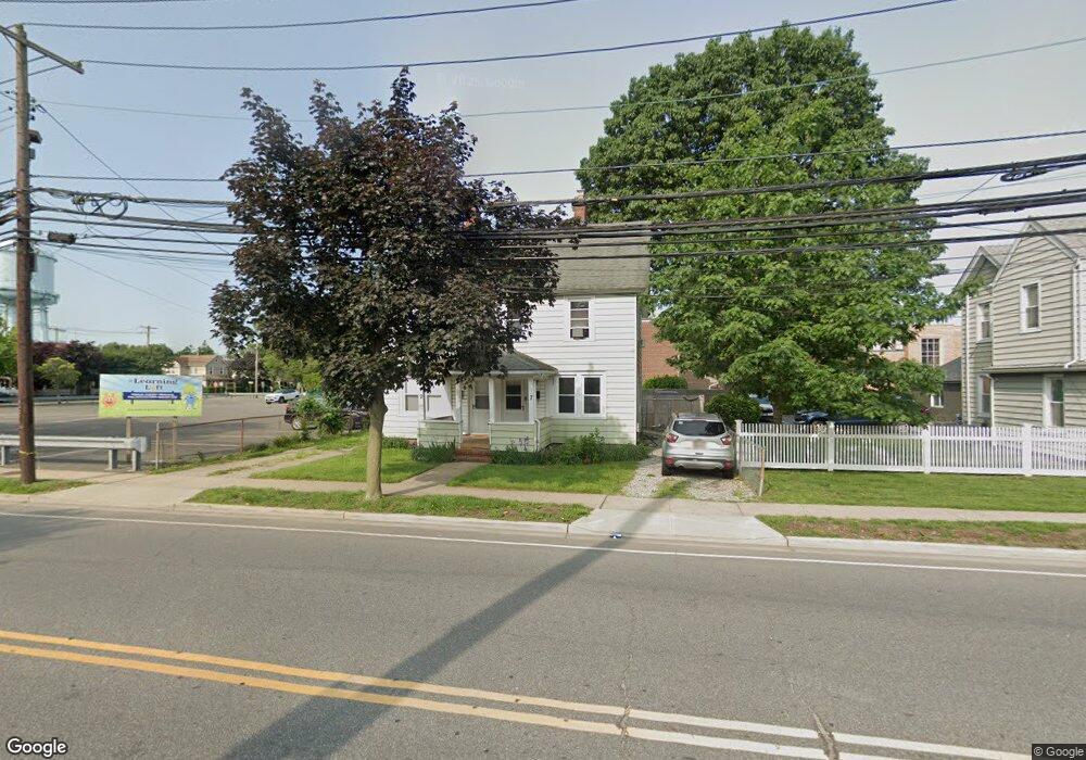 9 Covert Ave, New Hyde Park, NY 11040 - photo 1