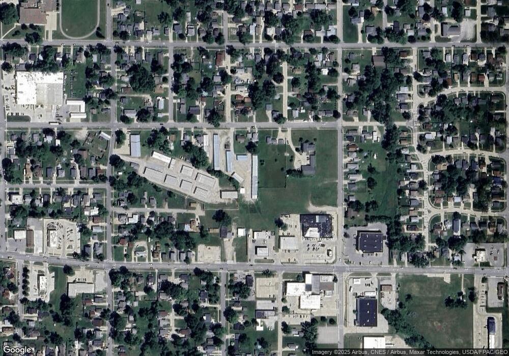 1003 N 3rd Ave E, Newton, IA 50208 - photo 1