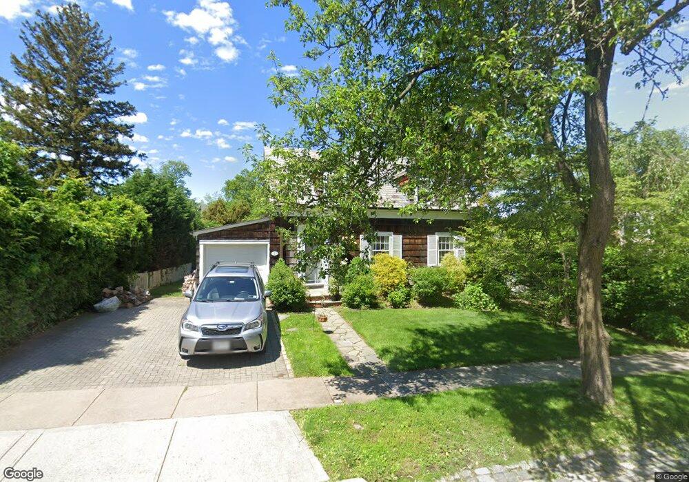 315 Grosvenor St, Little Neck, NY 11363 - photo 1