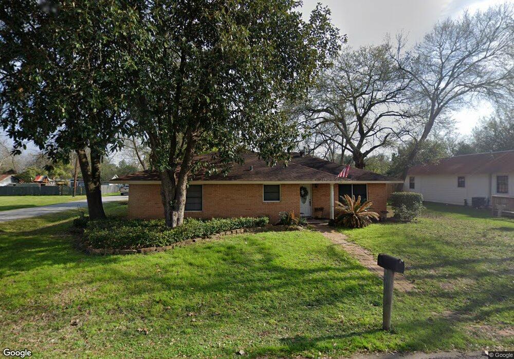 201 Fannin St, Tomball, TX 77375 - photo 1