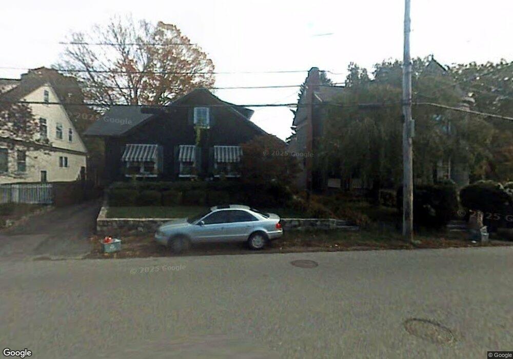 213 Linden St, Waltham, MA 02452 - photo 1