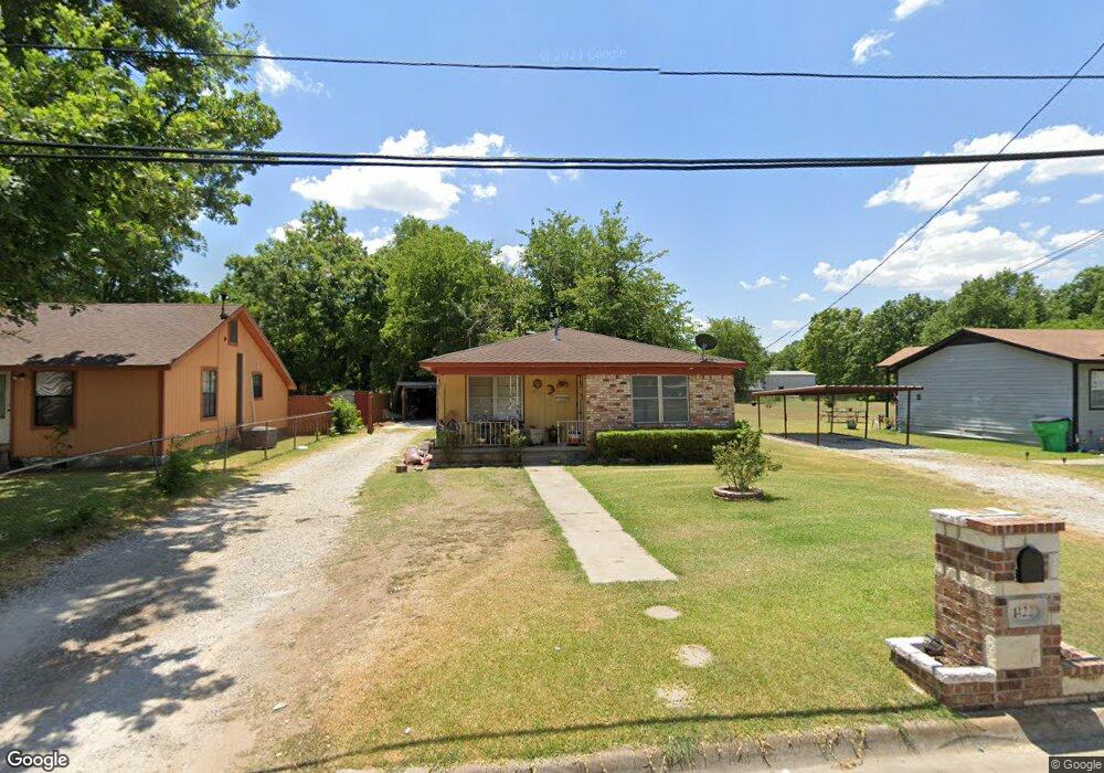 1422 Olive St, Gainesville, TX 76240 - photo 1