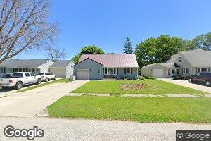 206 Broadway Dr, Eagle Grove, IA 50533