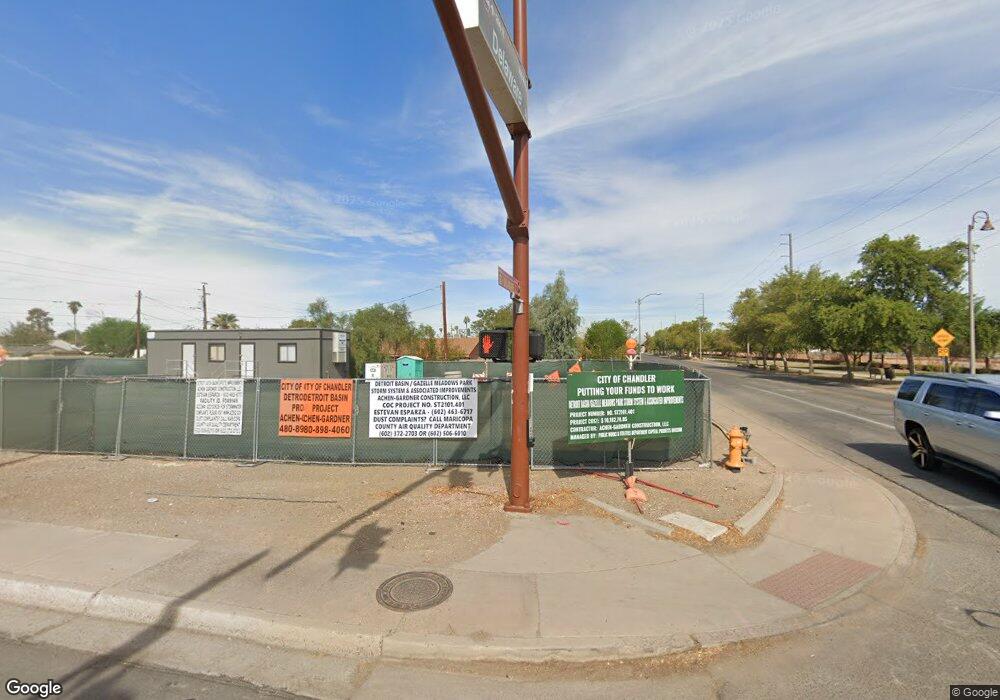 298 E Chandler Blvd, Chandler, AZ 85225 - photo 1