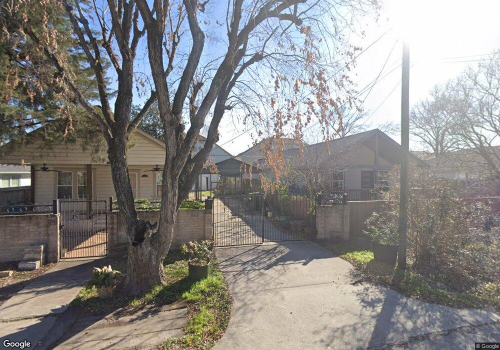 722 Redwing Place Dr, Houston, TX 77009 - photo 1