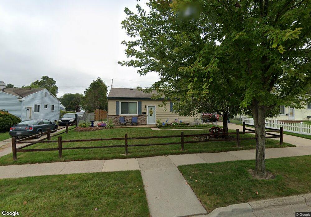 4733 Burchfield Ave, Lansing, MI 48910 - photo 1