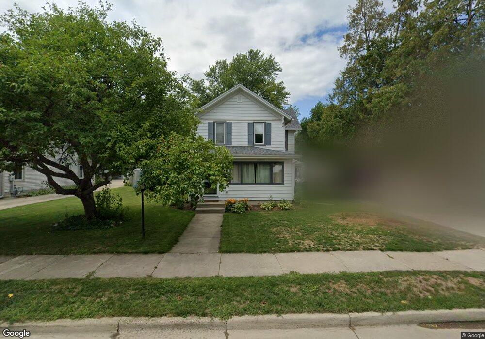 38 S Maple St, Oconomowoc, WI 53066 - photo 1