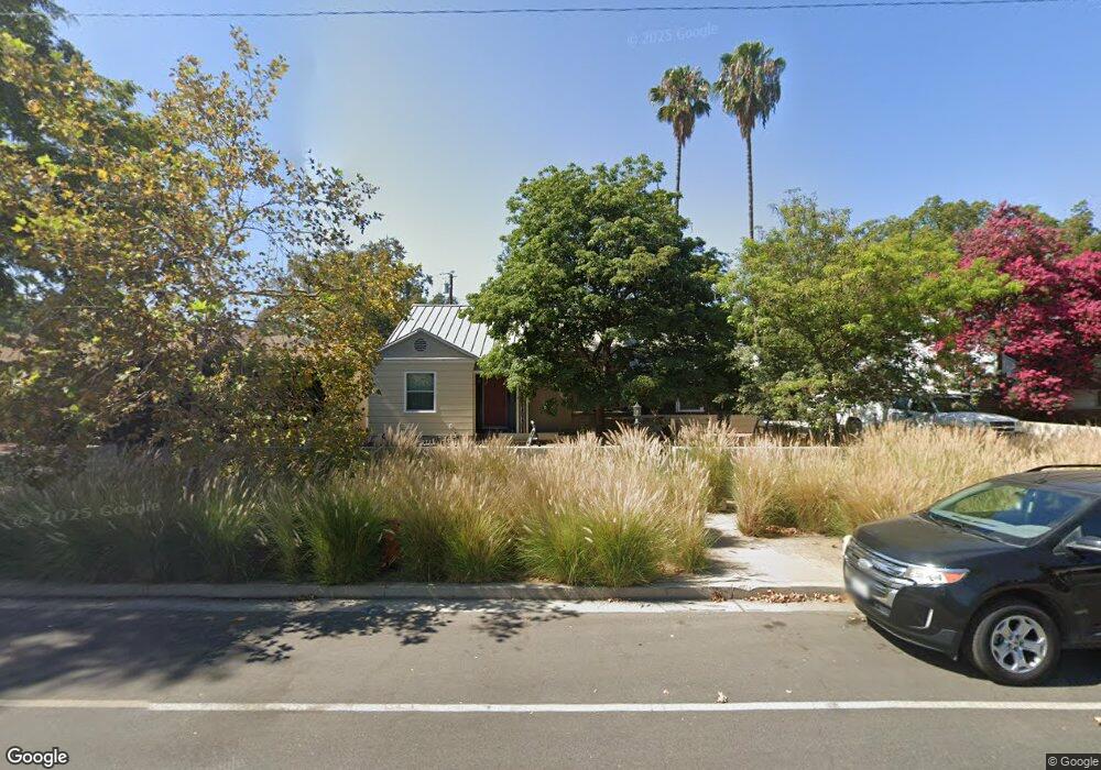 1917 W Riverside Dr, Burbank, CA 91506 - photo 1