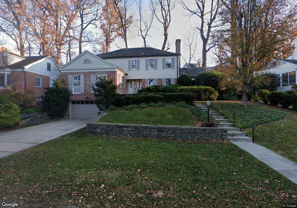 8301 Kerry Rd, Chevy Chase, MD 20815 - photo 1