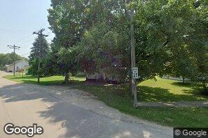 104 Railroad Ave, Henry, IL 61537