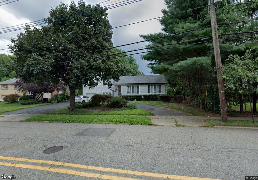 718 Highland Ave, Paramus, NJ 07652 - photo 1