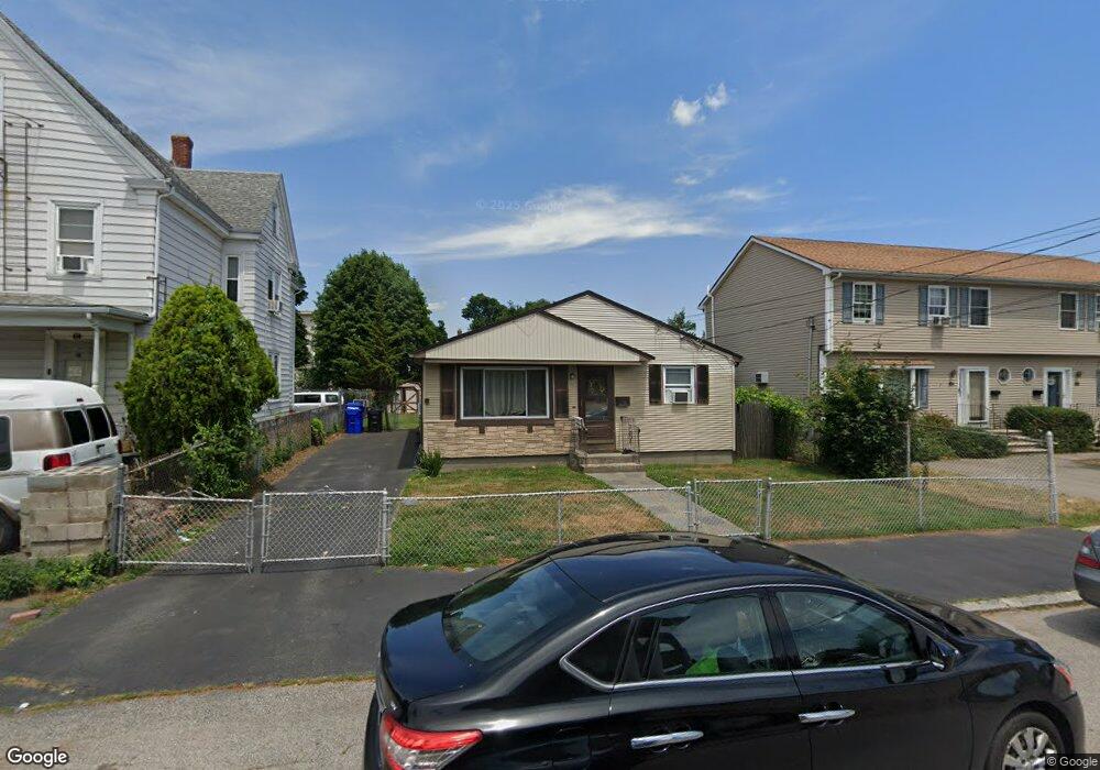 102 Hunts Ave, Pawtucket, RI 02861 - photo 1