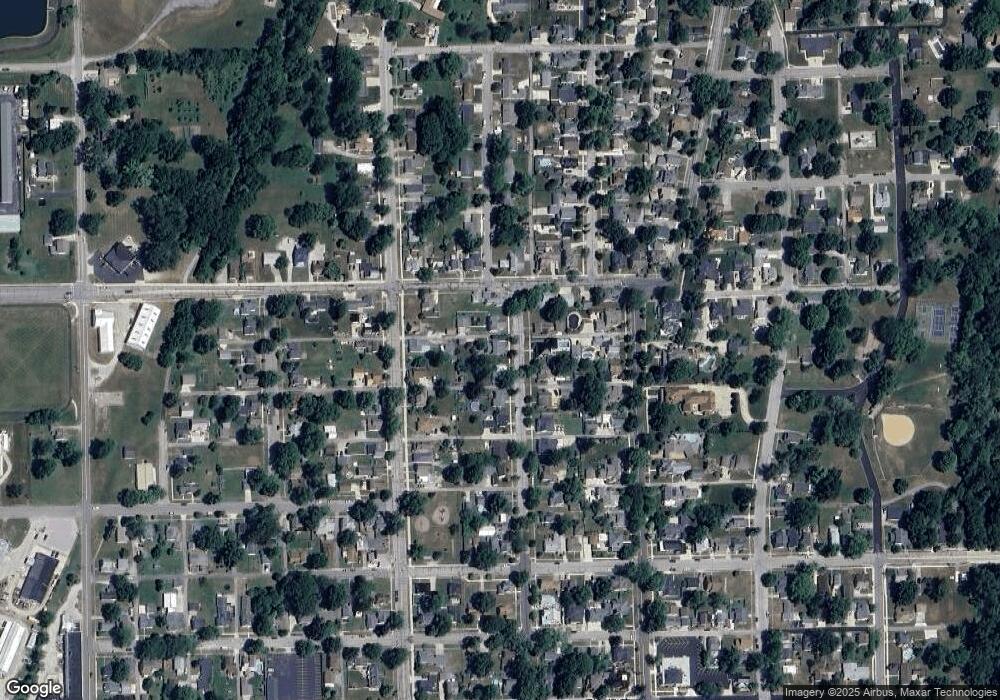 741 N Jackson St, Auburn, IN 46706 - photo 1